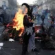 Lecornu ordena toques de queda en Francia tras disturbios con 2,400 detenidos